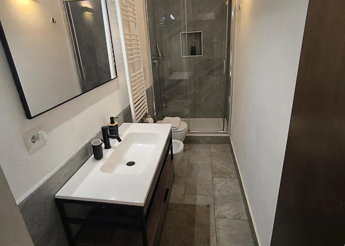 Red Bricks - Porta Romana 아파트 *